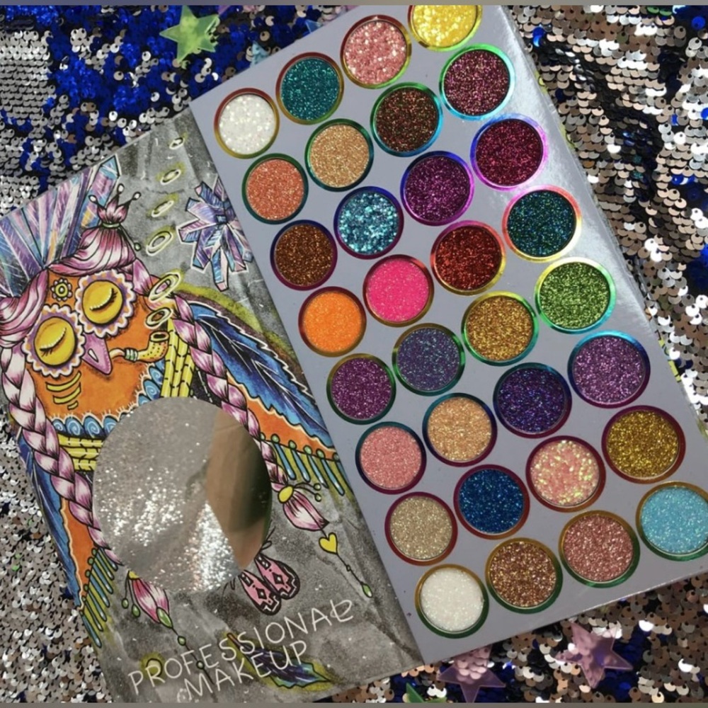 Varied Queen 32 Color Glitter Eyeshadow Palette